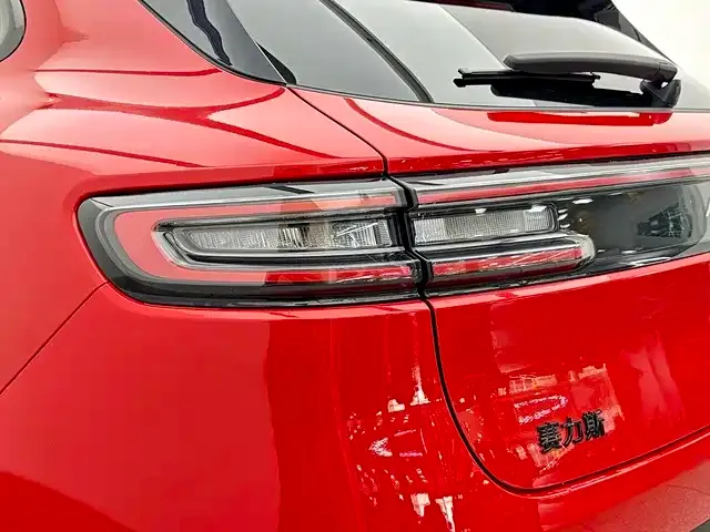 Aito M5 — Фото автомобиля 19
