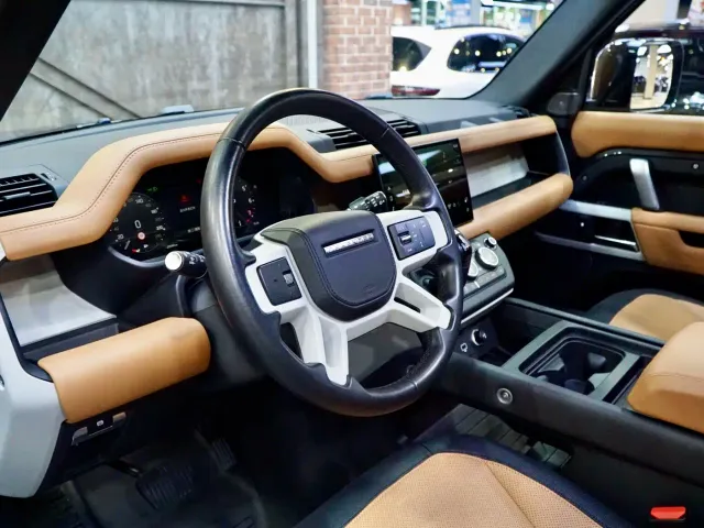 Land Rover Defender — Фото автомобиля 6