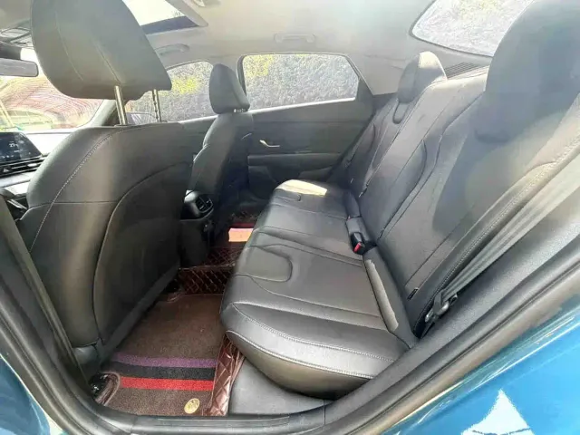 Hyundai Elantra — Фото автомобиля 6