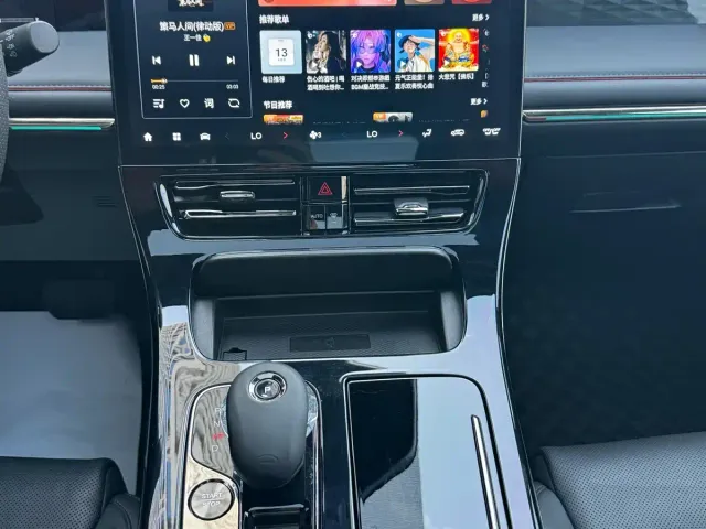 GAC Trumpchi M8 — Фото автомобиля 19