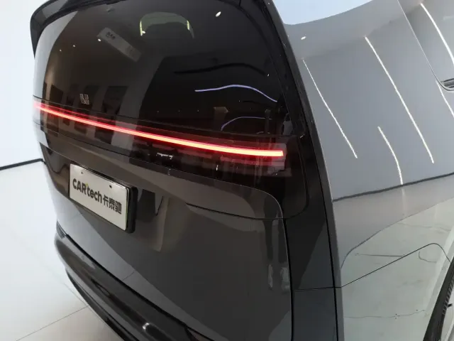 Li Auto MEGA — Фото автомобиля 20