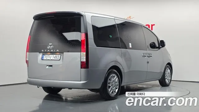 Фотография автомобиля — Hyundai Staria