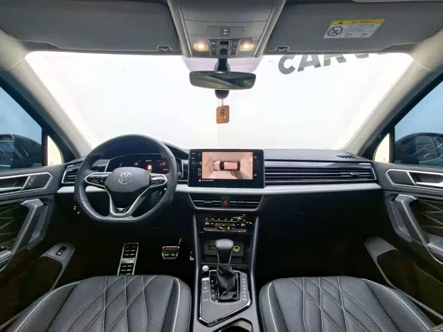 Volkswagen Tiguan L — Фото автомобиля 14