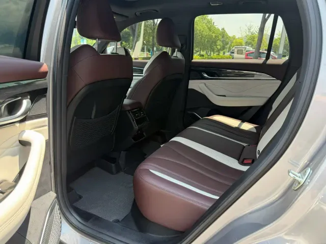 Geely Xingyue L — Фото автомобиля 9
