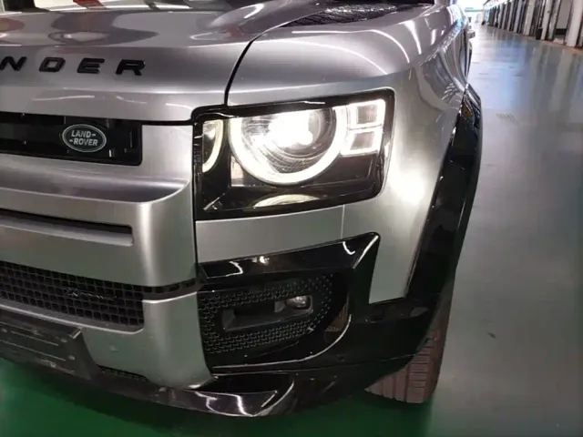 Land Rover Defender — Фото автомобиля 17