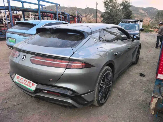Denza Z9GT — Фото автомобиля 4
