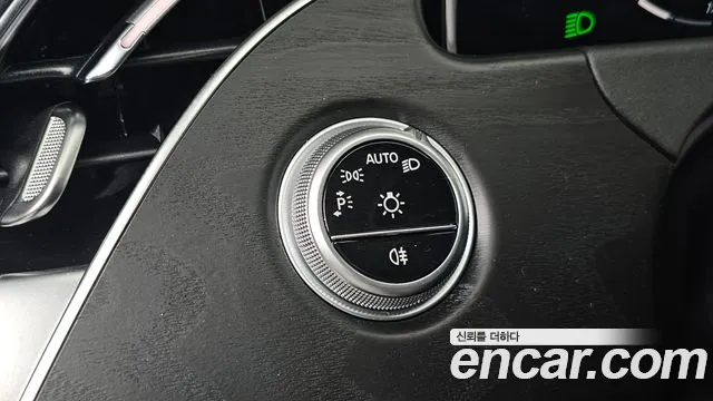 Mercedes-Benz E-Class — Фото автомобиля 28
