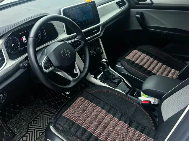Volkswagen T-Roc — Фото автомобиля 6
