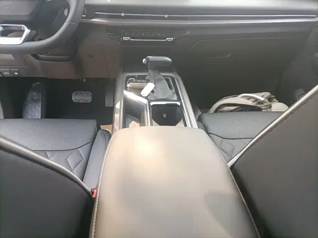 Wuling Jiachen — Фото автомобиля 13