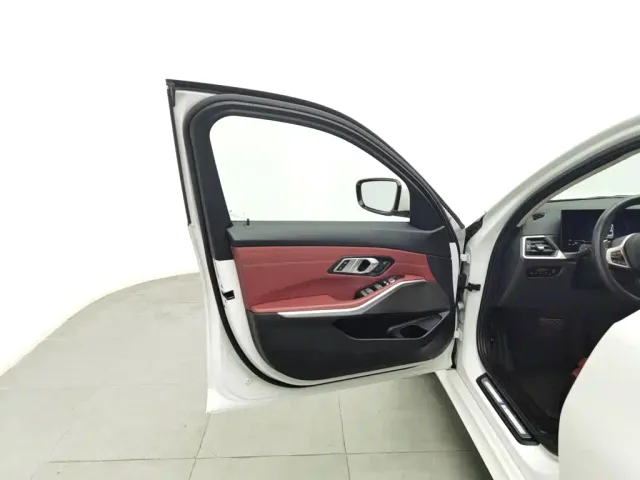BMW 3 Series — Фото автомобиля 8