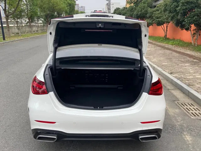 Mercedes-Benz C-Class — Фото автомобиля 19