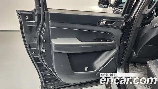 KG_Mobility_Ssangyong Rexton Новый Rexton Sport Khan Дизель 2.2 4WD — Фото автомобиля 21