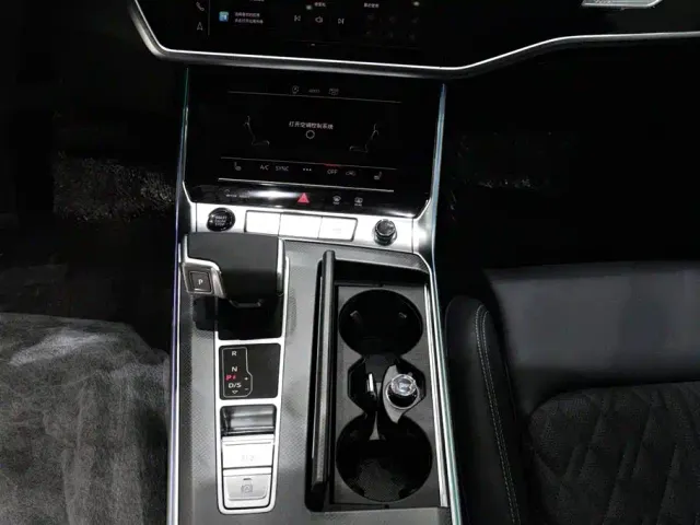 Audi A6L — Фото автомобиля 12