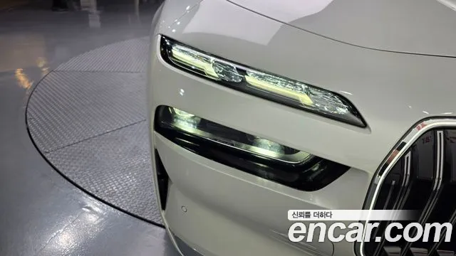 BMW 7-Series 7 серия (G70) — Фото автомобиля 14