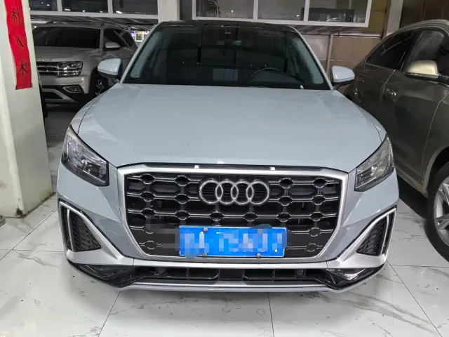 Audi Q2L — Фото автомобиля 2