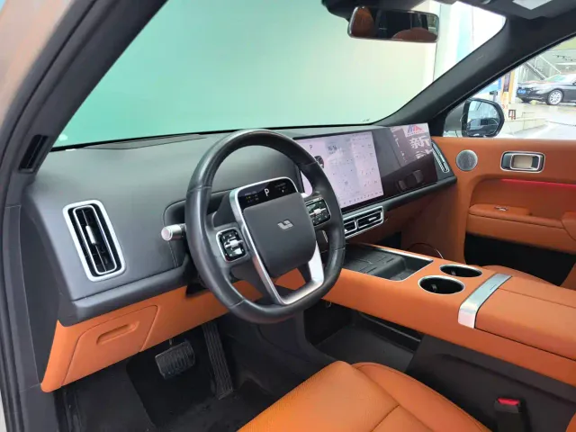 Li Auto L8 — Фото автомобиля 6