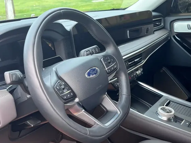 Ford Explorer — Фото автомобиля 7