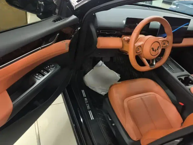 Wuling Starlight — Фото автомобиля 15