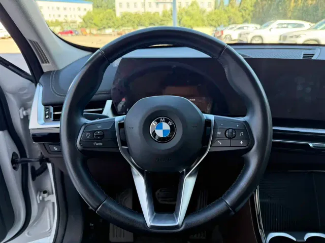 BMW X1 — Фото автомобиля 12