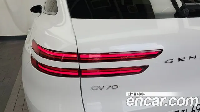 Genesis GV70 2.5T Бензин 2WD — Фото автомобиля 21