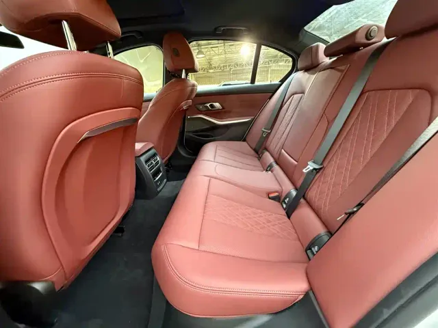 BMW 3 Series — Фото автомобиля 9