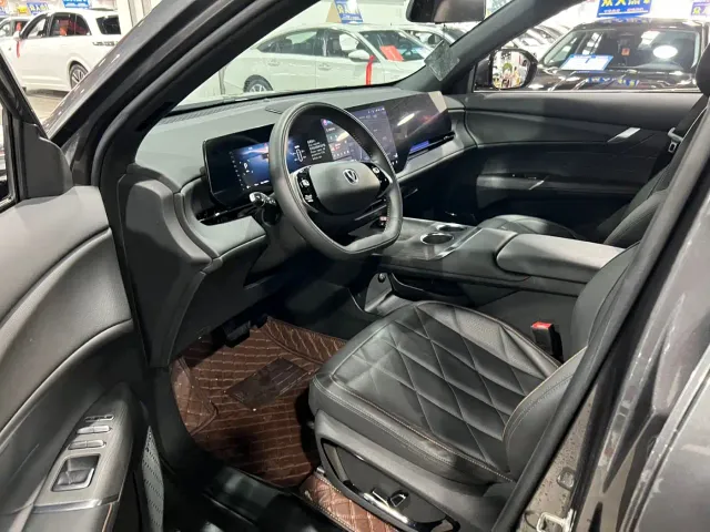 Changan CS75 Plus — Фото автомобиля 9