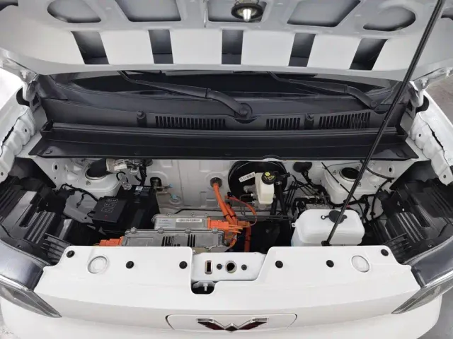 Wuling Zhiguang NEV — Фото автомобиля 6