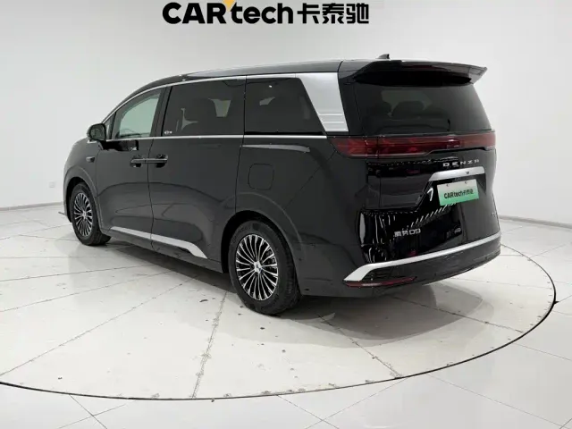 Denza Denza D9 2025 Model DM-i Smart Drive Edition 1020 AWD Flagship — Фото автомобиля 7
