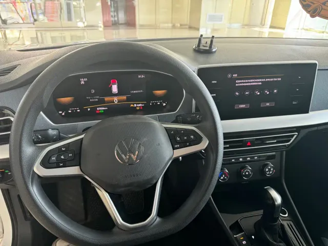 Volkswagen Lavida — Фото автомобиля 4