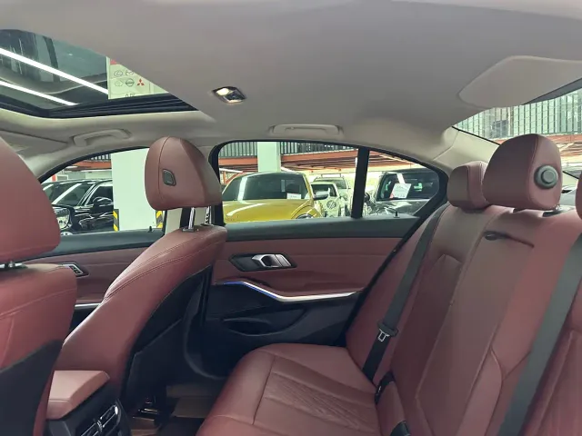 BMW 3 Series — Фото автомобиля 13