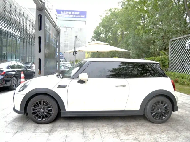 MINI Hatch — Фото автомобиля 3