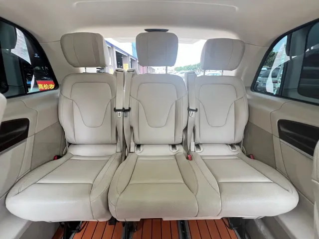 Mercedes-Benz V-Class — Фото автомобиля 27
