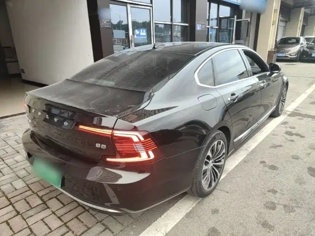 Volvo S90 — Фото автомобиля 6