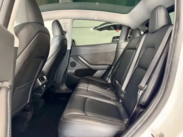 Tesla Model Y — Фото автомобиля 6