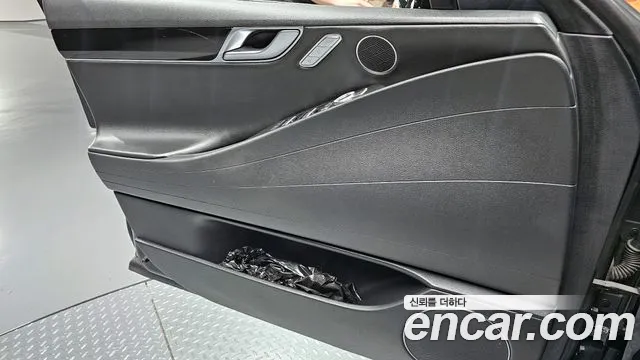 Genesis G80 Бензин 2.5 турбо AWD — Фото автомобиля 24