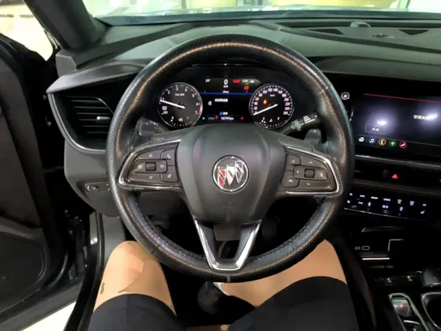 Buick Envision Plus — Фото автомобиля 10