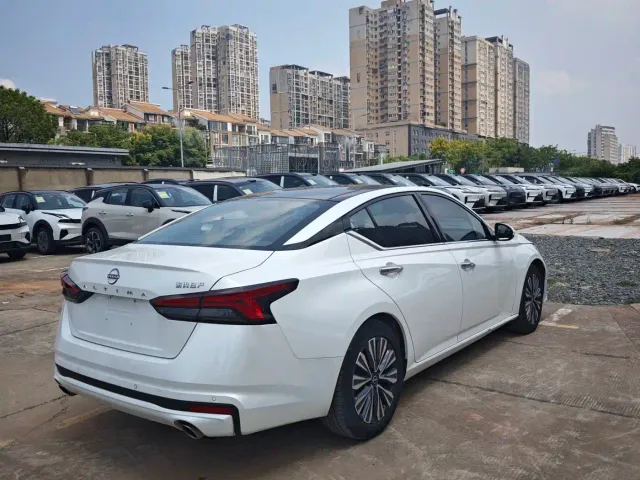 Nissan Teana — Фото автомобиля 8