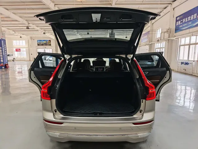 Volvo XC60 — Фото автомобиля 14
