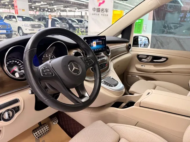 Mercedes-Benz V-Class — Фото автомобиля 9