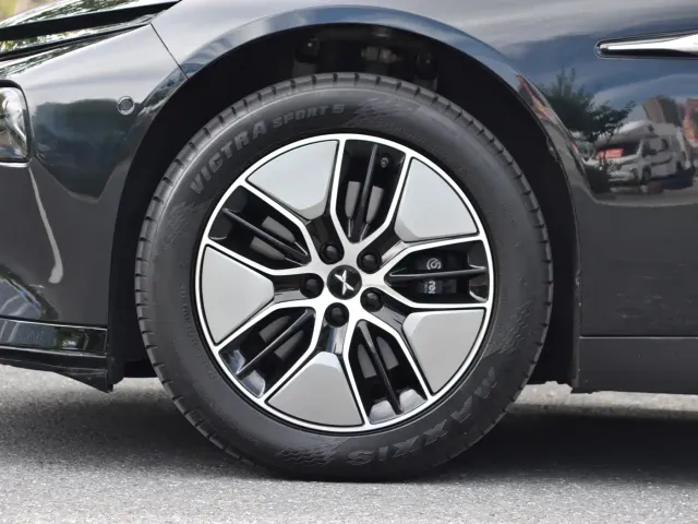 Xpeng P7 — Фото автомобиля 7