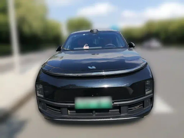 Li Auto L8 — Фото автомобиля 2