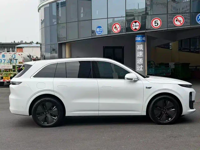 Li Auto L6 — Фото автомобиля 7