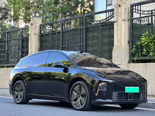 Li Auto i6 — Фото автомобиля 3
