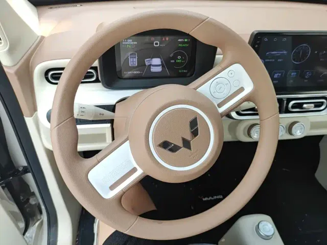 Wuling Hongguang Mini EV — Фото автомобиля 6