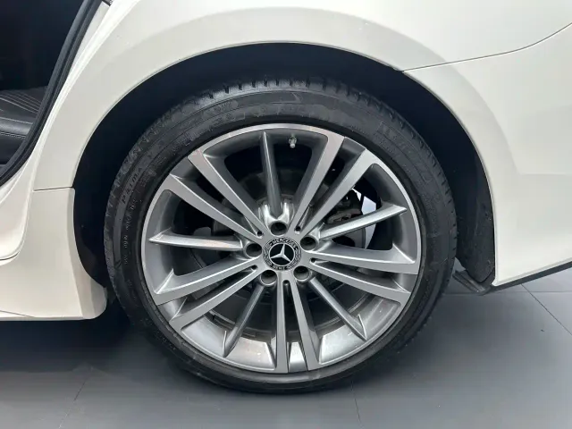 Mercedes-Benz CLS-Class — Фото автомобиля 12