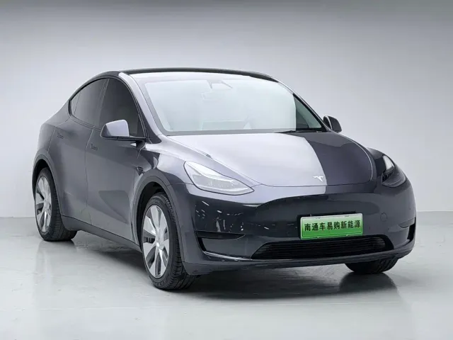 Tesla Model Y — Фото автомобиля 3