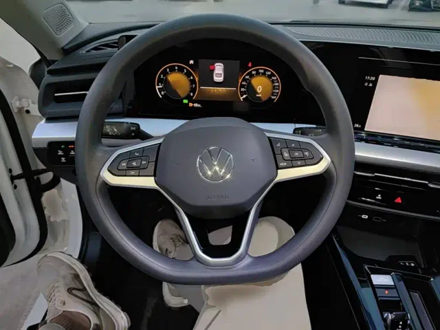 Volkswagen Lamando — Фото автомобиля 10
