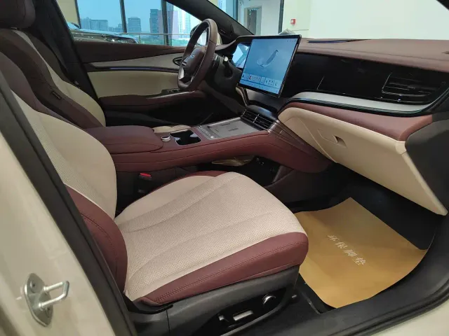 BYD Seal 07 DM-i — Фото автомобиля 12