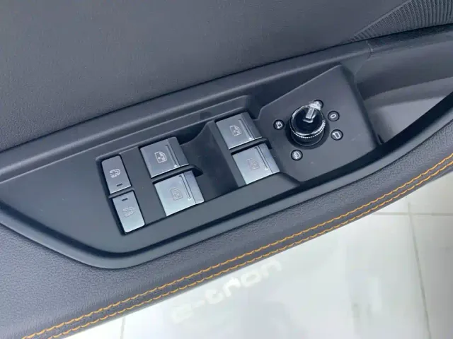 Audi e-tron — Фото автомобиля 29