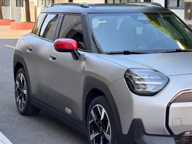 MINI Electric MINI ACEMAN — Фото автомобиля 3